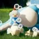 Группа спящих синих существ в игре по поимке существ Palworld.