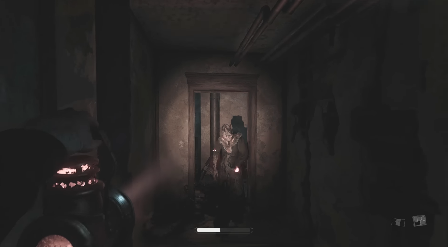 Layers of Fear flash light