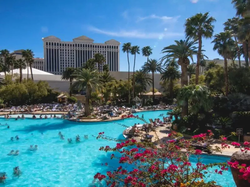 mirage resort casino the mirage pool las vegas