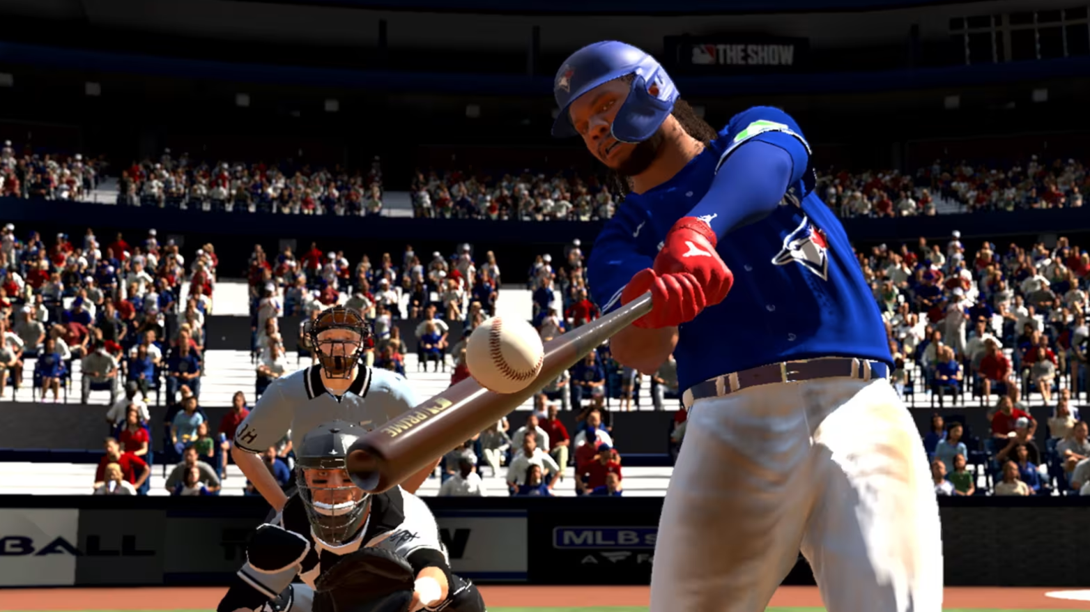 jogador acertando bola de baixo com taco MLB The Show 24