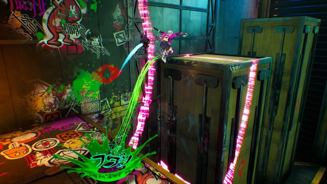 I graffiti Rakugaki adornano le pareti in una vivace scena di gioco illuminata al neon