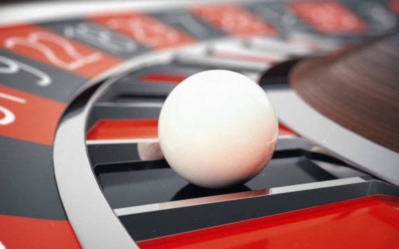 roulette wheel hot handed gambling fallacy