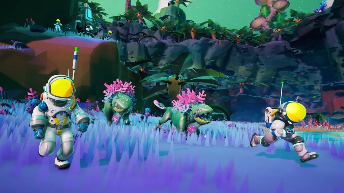 Astronauts chased by alien creatures in STARSEEKER game