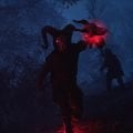 主人公を追う仮面の敵