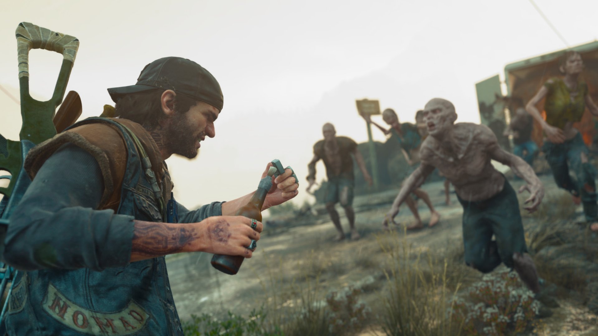 Un sobrevivente prepara unha molotov mentres os mutantes chegan correndo.