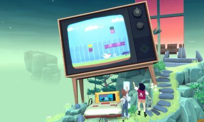 Dois personagens assistem a um jogo de quebra-cabeça retrô para celular exibido em uma TV gigante ao ar livre
